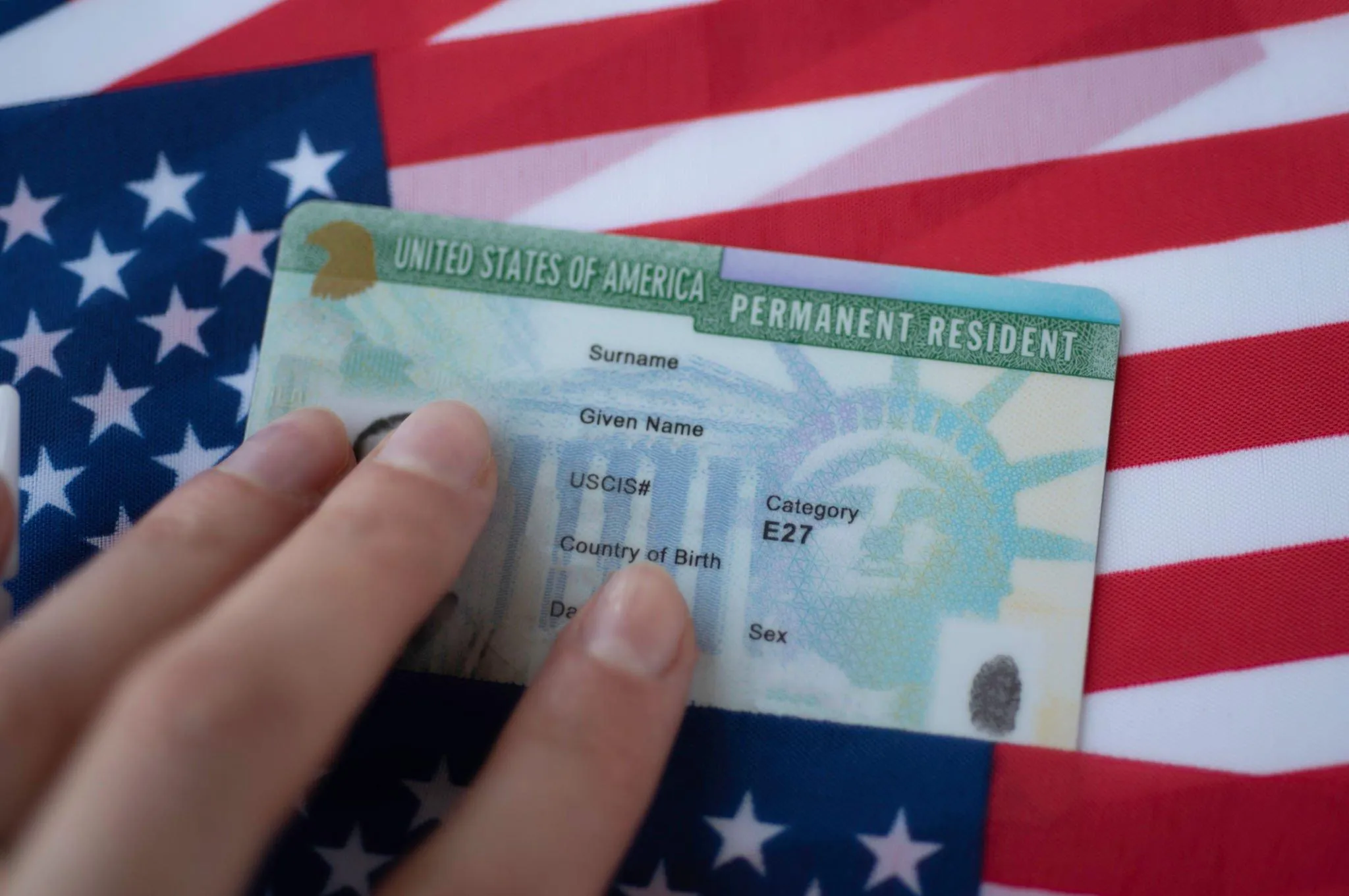 posso trabalhar enquanto aguardo o Green Card